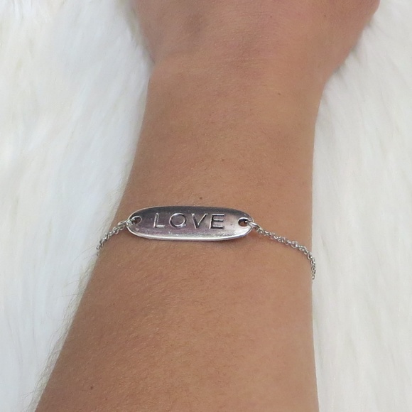 🦋Brand NEW! Silver LOVE Bracelet - Picture 3 of 4